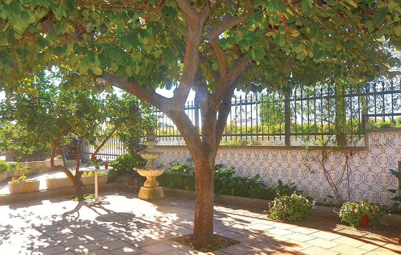 7 Bedroom Beautiful In Hébergement de vacances Santa Susanna