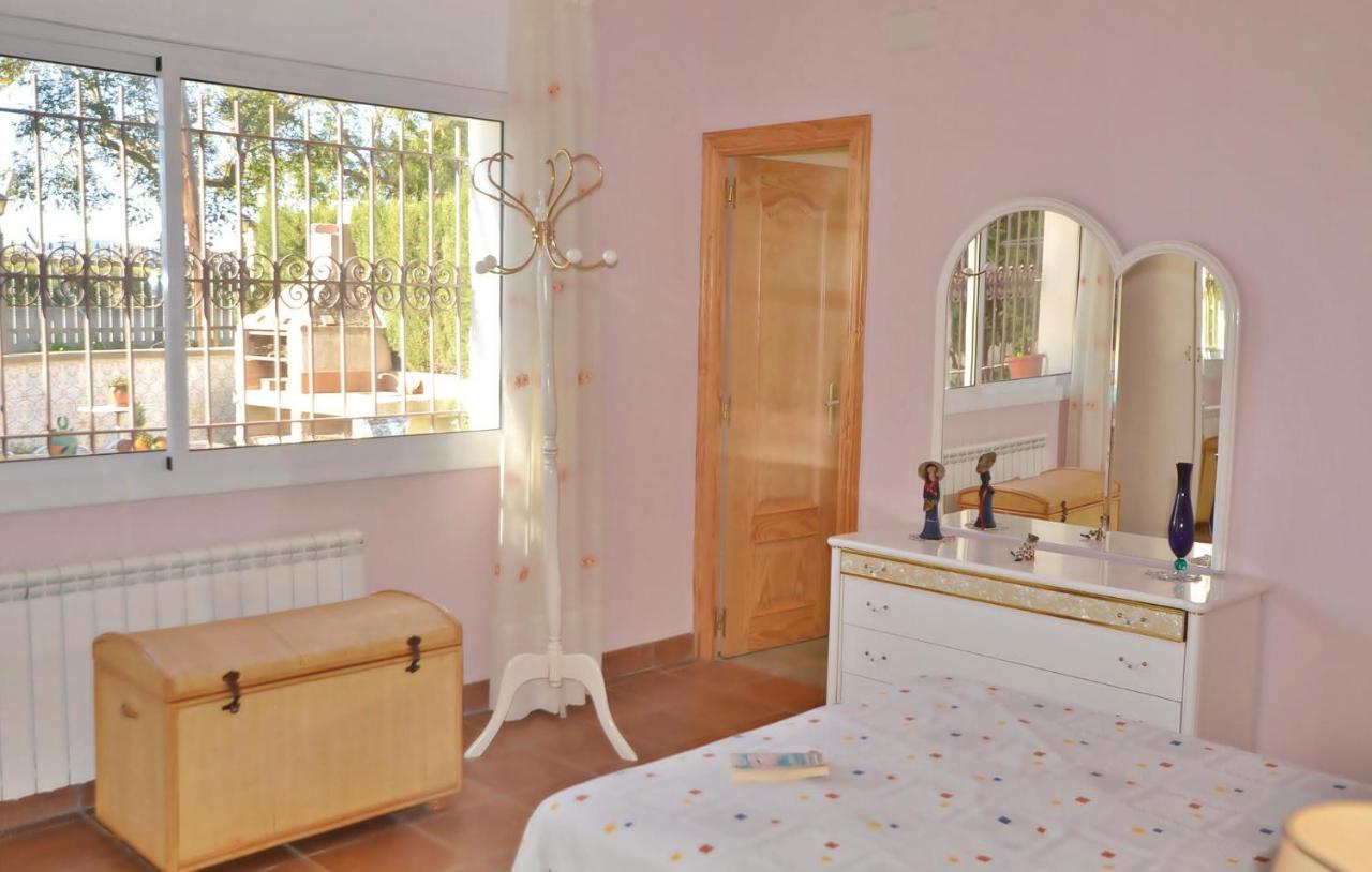 7 Bedroom Beautiful In Hébergement de vacances Santa Susanna