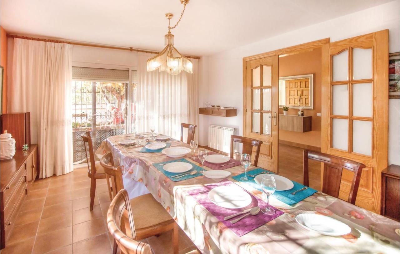 7 Bedroom Beautiful In Santa Susanna